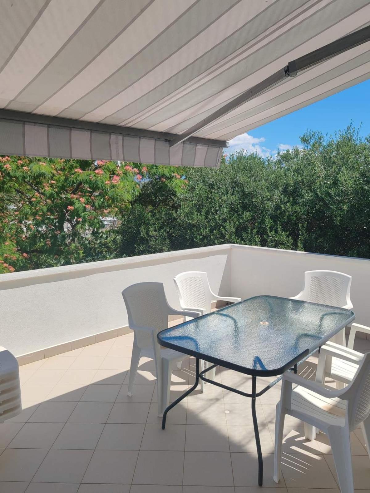 Ribaric Villa Banjol Exterior photo